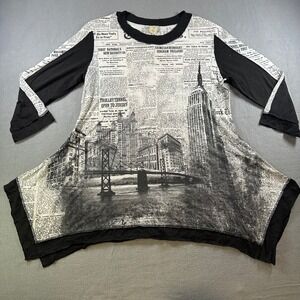 Jess & Jane City News Tunic Top Large Newspaper Print NYC Sharkbite Hem Black L